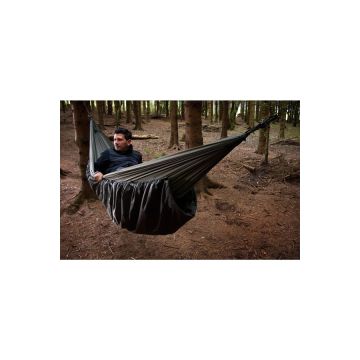 HAMMOCK UNDER BLANKET