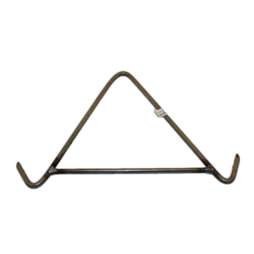 SKINNING HANGER